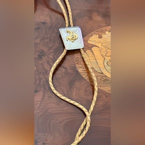 Jewelry Lot for a Fashionista. Necklaces, Bangles, and bracelets. - Picture 7 of 11